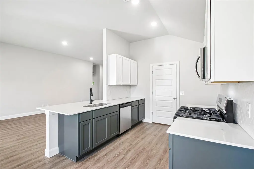 Photo 12 — 937 S Buffalo Lane, Mustang, OK 73064