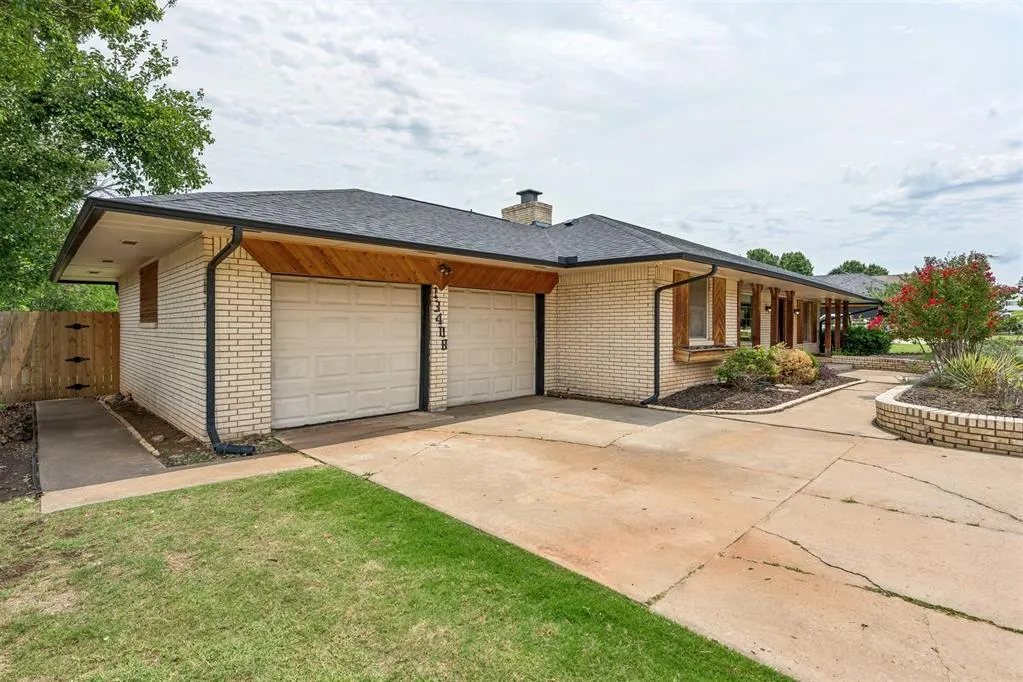 Photo 3 — 13408 Pinehurst Road, Oklahoma City, OK 73120