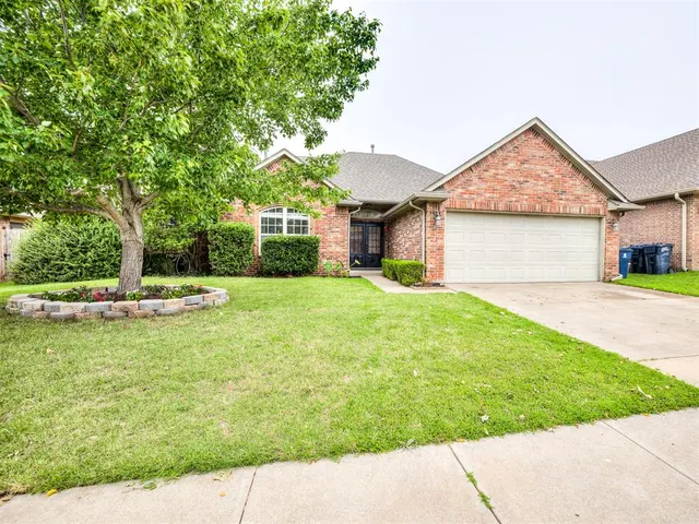 Photo 3 — 9029 NW 79th Terrace, Yukon, OK 73099
