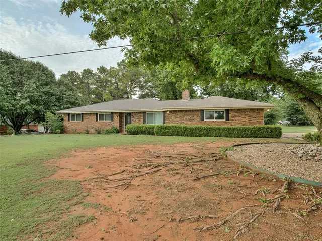 Photo 3 — 502 W Morehead Avenue, Washington, OK 73093