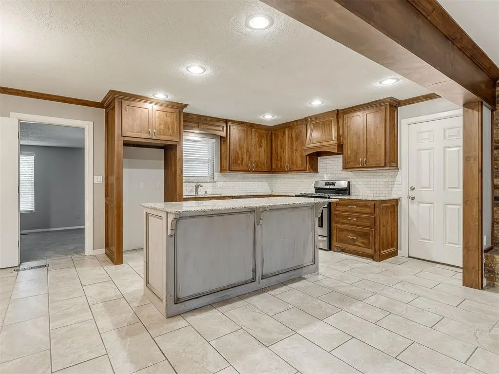 Photo 11 — 502 W Morehead Avenue, Washington, OK 73093