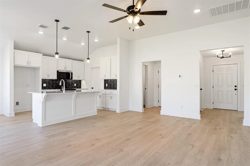 Photo 6 — 3804 Eureka Drive, Norman, OK 73069