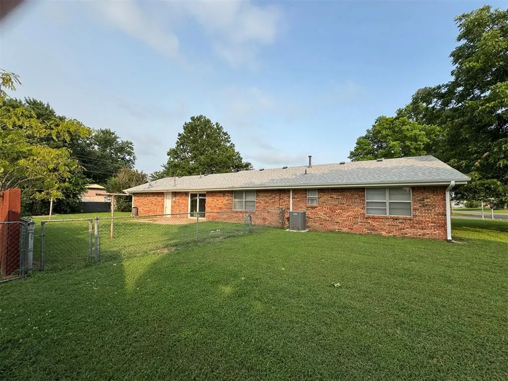Photo 25 — 900 Sherry Drive, Stratford, OK 74872