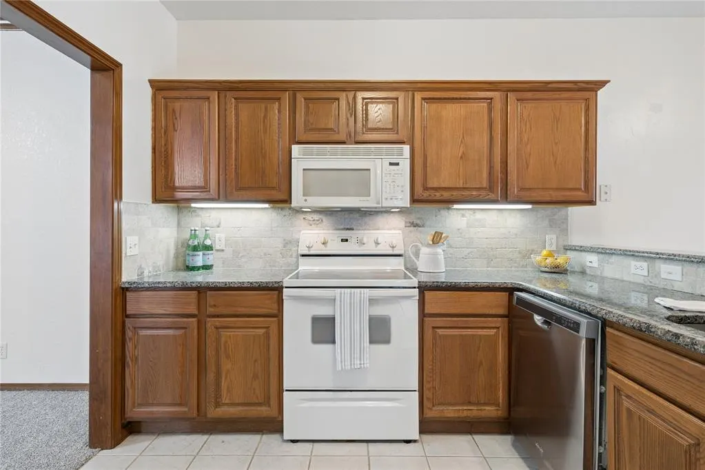Photo 13 — 16104 Vintage Court, Edmond, OK 73013