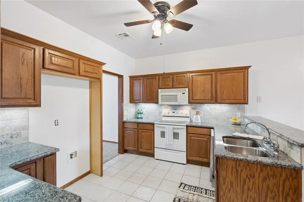 Photo 16 — 16104 Vintage Court, Edmond, OK 73013