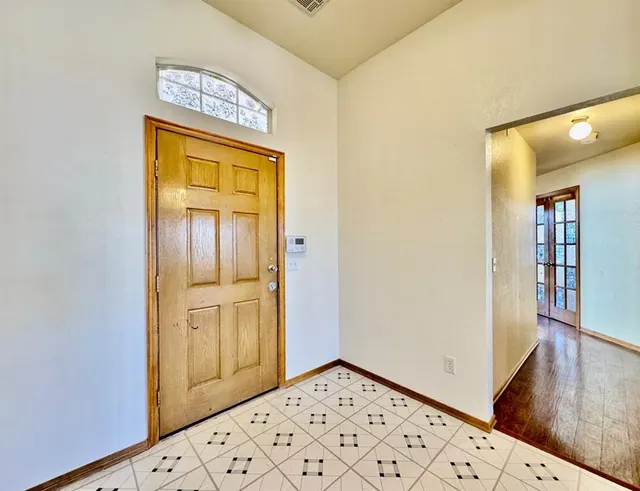 Photo 3 — 8221 Greer Way, Oklahoma City, OK 73132