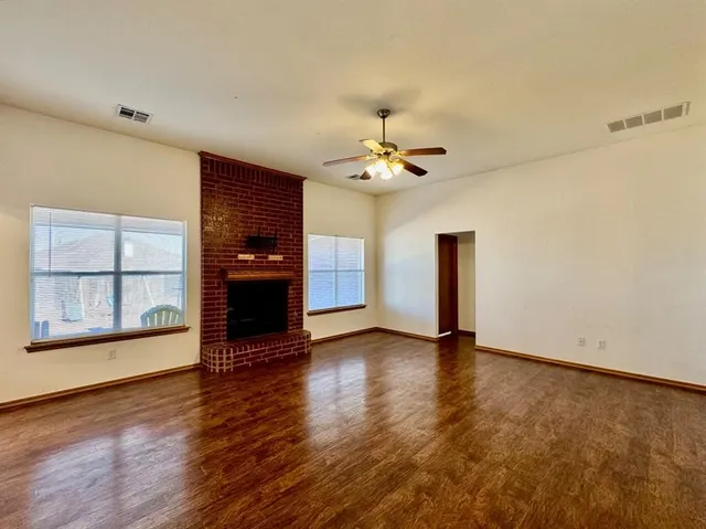 Photo 8 — 8221 Greer Way, Oklahoma City, OK 73132