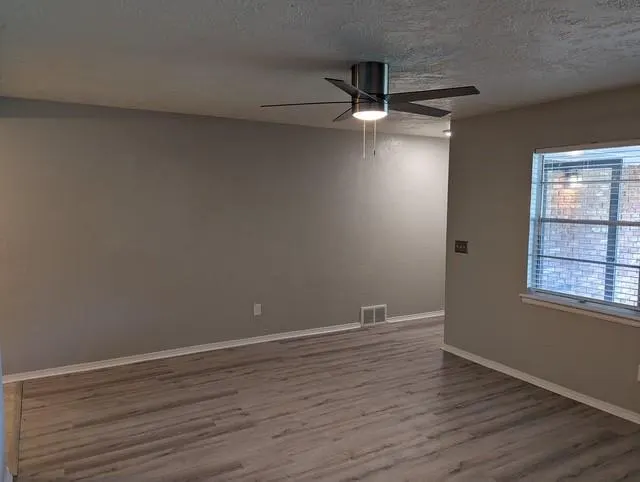 Photo 11 — 4205 Nicklas Avenue, Oklahoma City, OK 73122