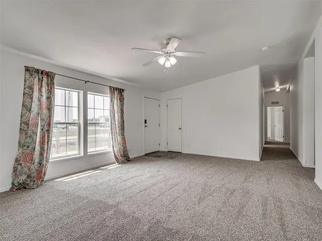 Photo 4 — 206 N Pine Street, Crescent, OK 73028