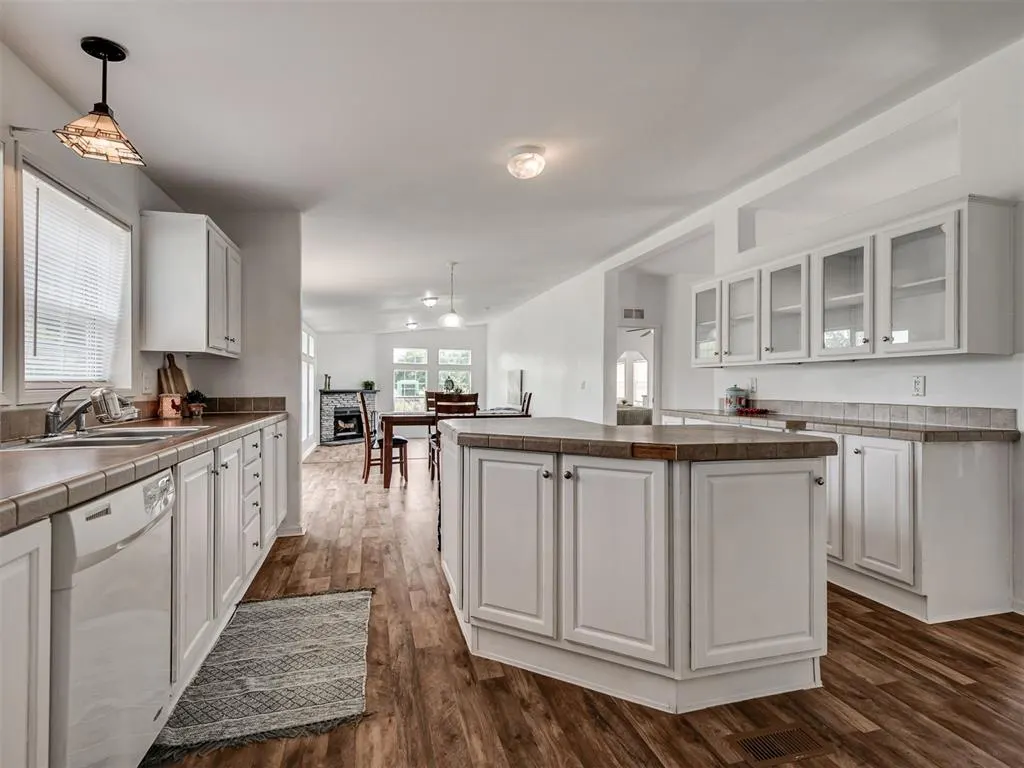 Photo 11 — 206 N Pine Street, Crescent, OK 73028