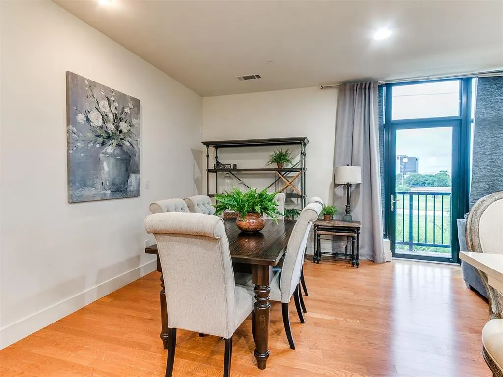 Photo 6 — 241 NE 4th Street 3, Oklahoma City, OK 73104