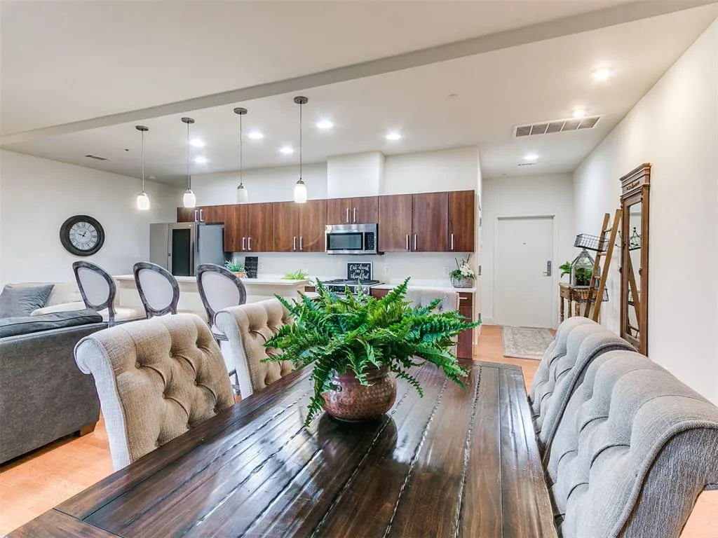 Photo 8 — 241 NE 4th Street 3, Oklahoma City, OK 73104