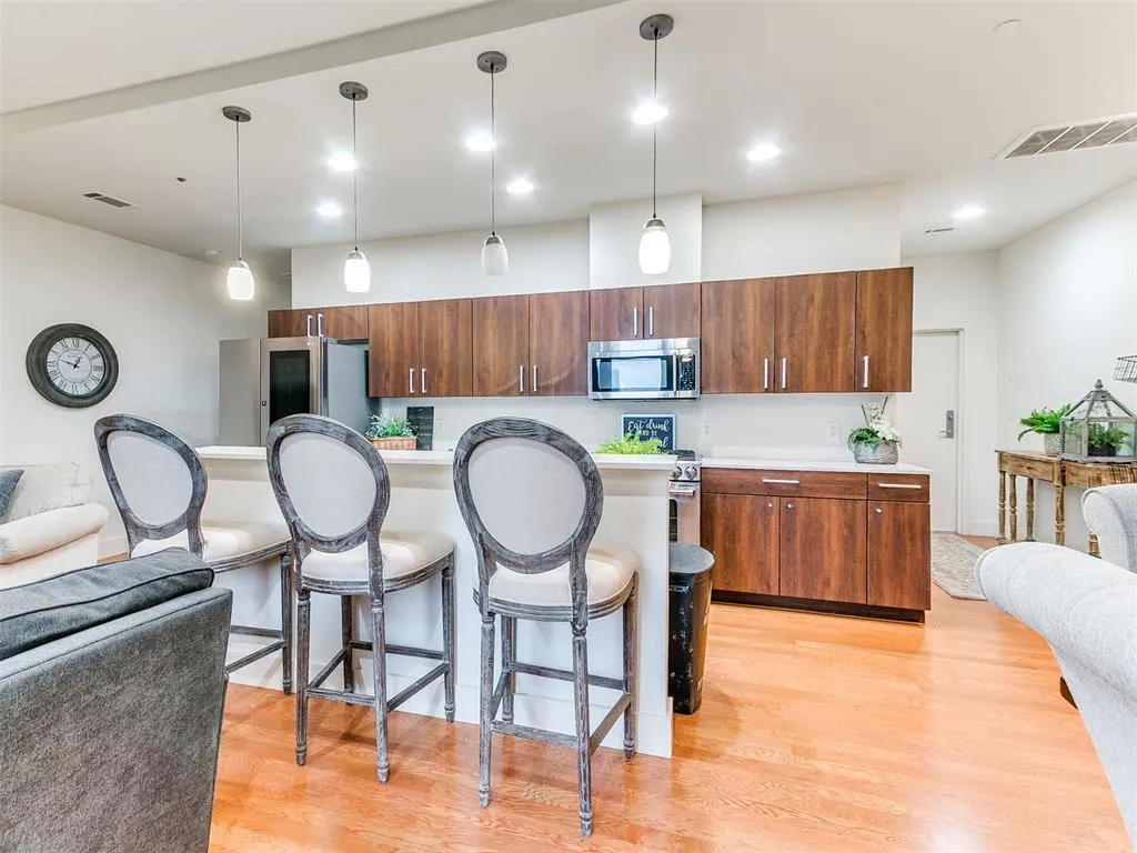 Photo 11 — 241 NE 4th Street 3, Oklahoma City, OK 73104