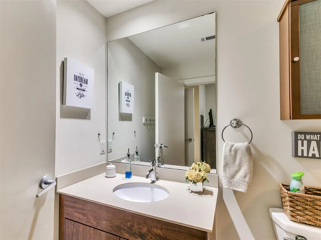 Photo 20 — 241 NE 4th Street 3, Oklahoma City, OK 73104