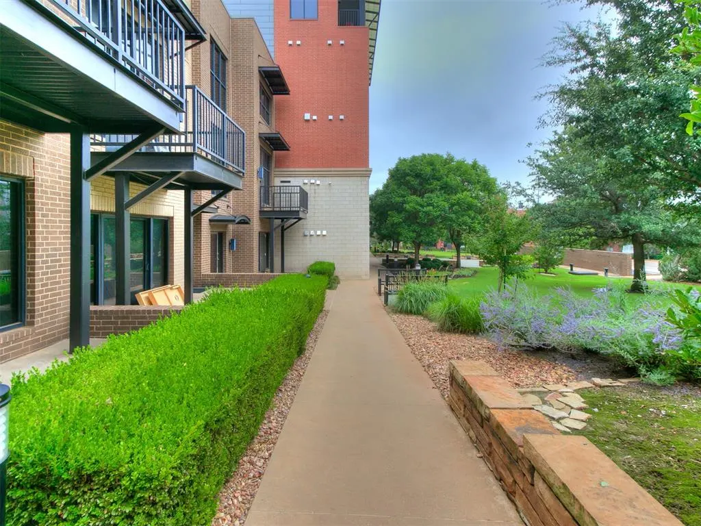 Photo 25 — 241 NE 4th Street 3, Oklahoma City, OK 73104