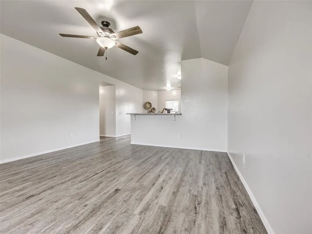 Photo 6 — 215 Waterside Drive, Newcastle, OK 73065