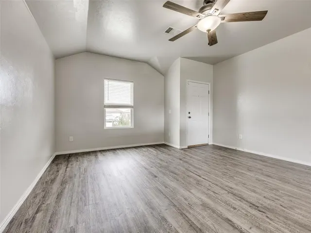 Photo 7 — 215 Waterside Drive, Newcastle, OK 73065