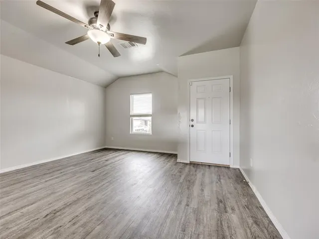 Photo 4 — 215 Waterside Drive, Newcastle, OK 73065