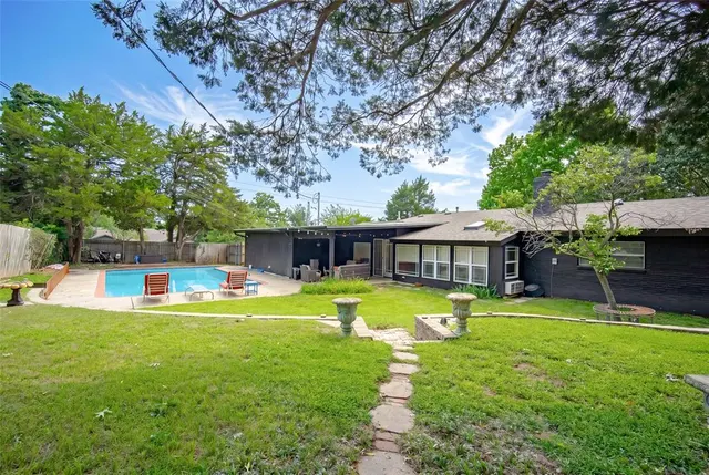Photo 2 — 2757 Walnut Road, Norman, OK 73072