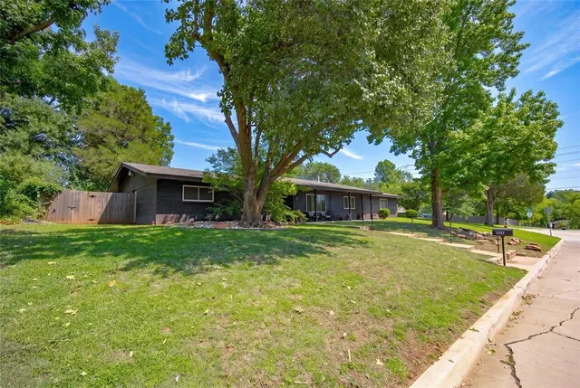 Photo 5 — 2757 Walnut Road, Norman, OK 73072