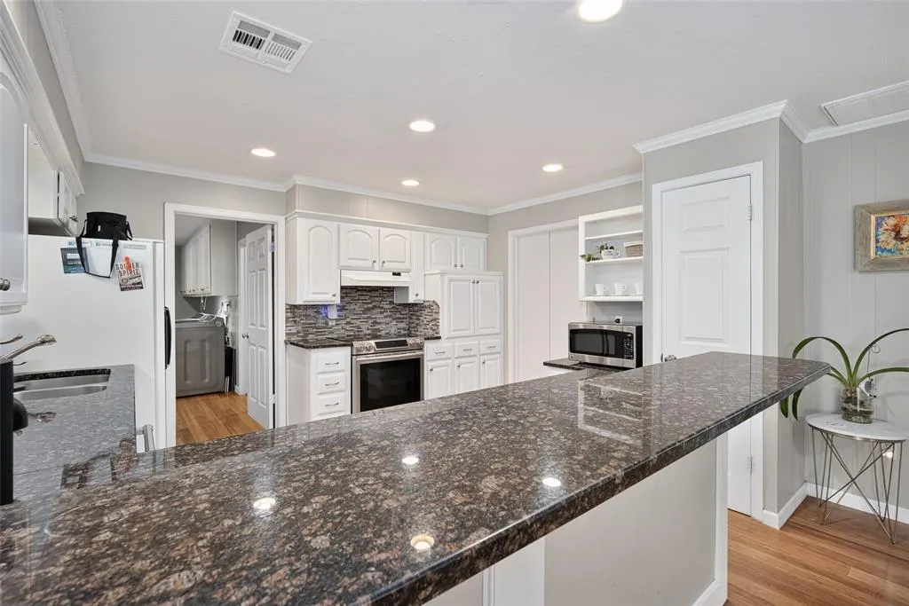 Photo 11 — 2757 Walnut Road, Norman, OK 73072
