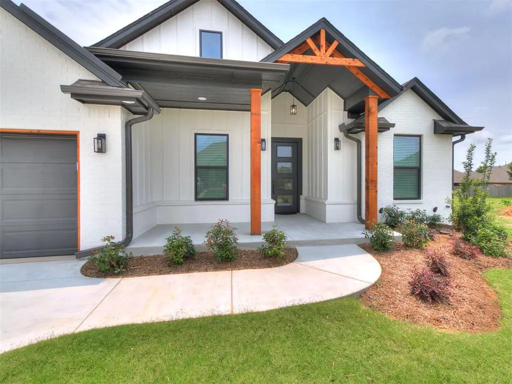 Photo 2 — 1304 Monterey Drive, Norman, OK 73072