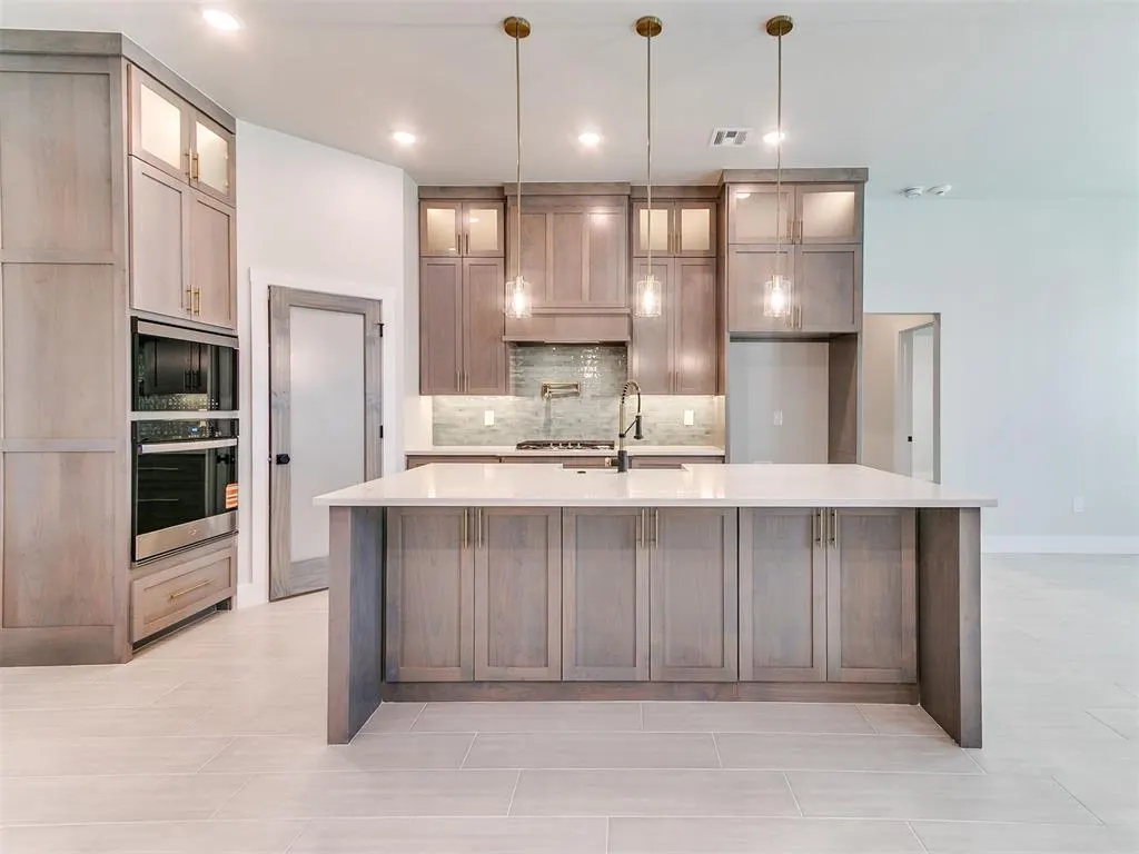 Photo 5 — 1304 Monterey Drive, Norman, OK 73072