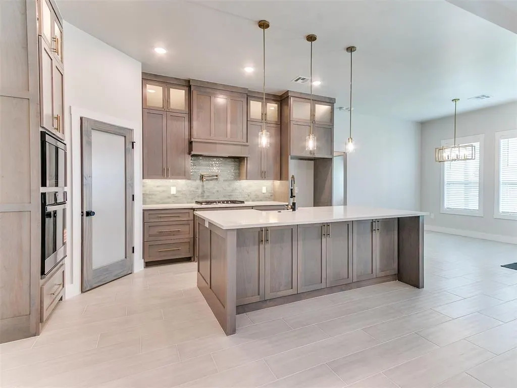 Photo 9 — 1304 Monterey Drive, Norman, OK 73072