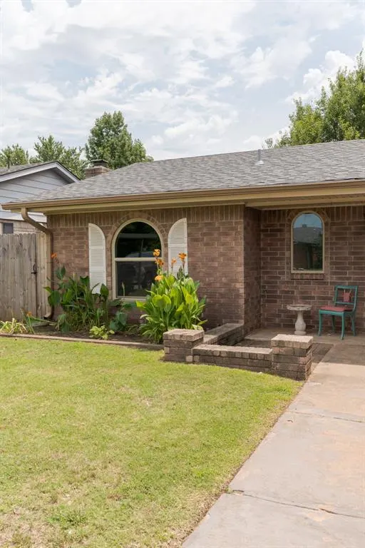 Photo 2 — 8316 NW 19 Street, Oklahoma City, OK 73127