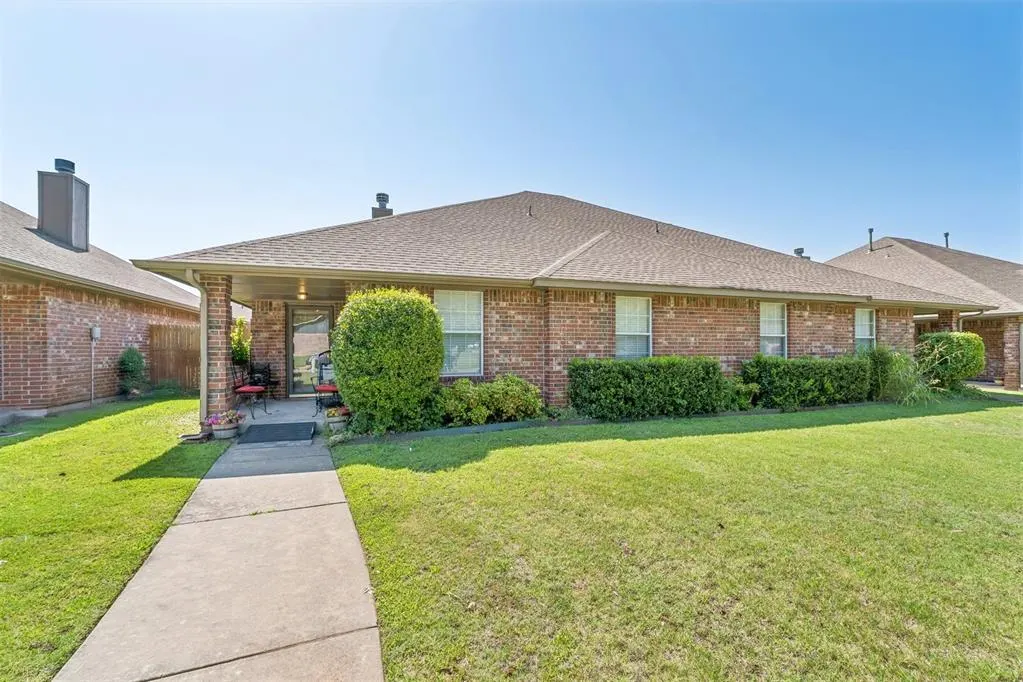 Photo 5 — 404 N Willowood Drive 404 & 406, Yukon, OK 73099