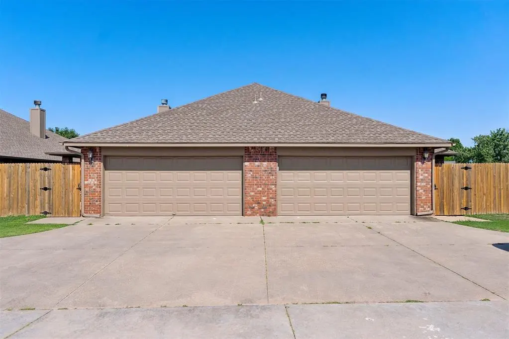 Photo 15 — 404 N Willowood Drive 404 & 406, Yukon, OK 73099