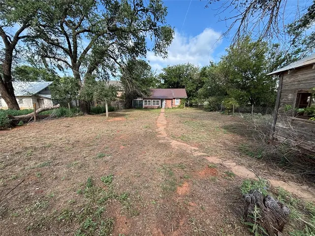 Photo 7 — 506 N 2nd Street, Sayre, OK 73662