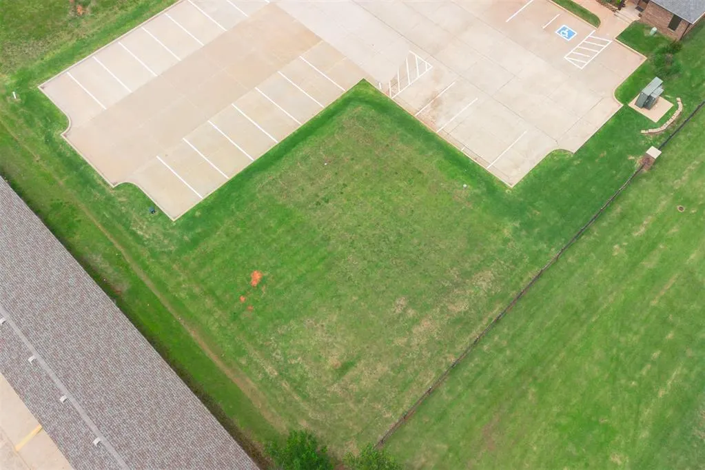 Photo 9 — 1428 N Mustang Road, Mustang, OK 73064