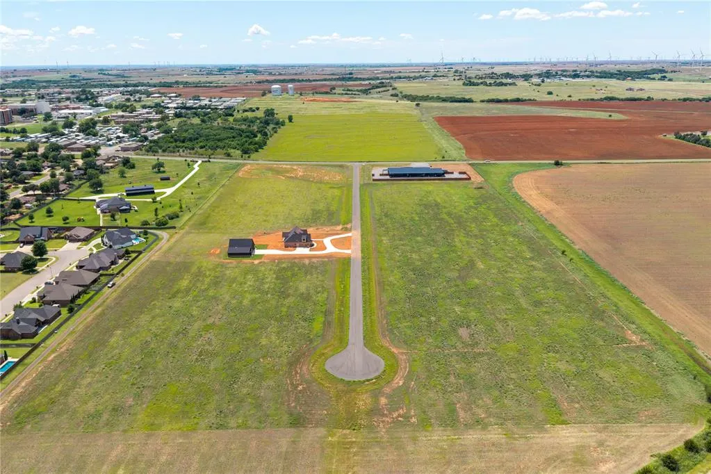 Photo 2 — 241127 E 1016 Road, Weatherford, OK 73096