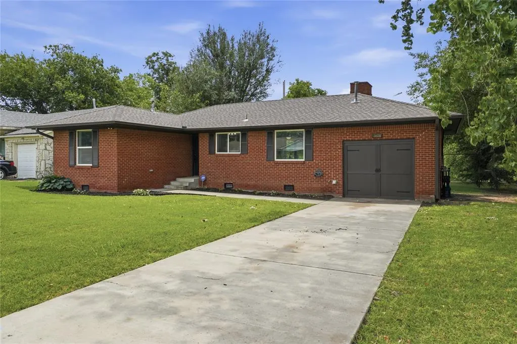 Photo 2 — 1408 Oxford Way, The Village, OK 73120