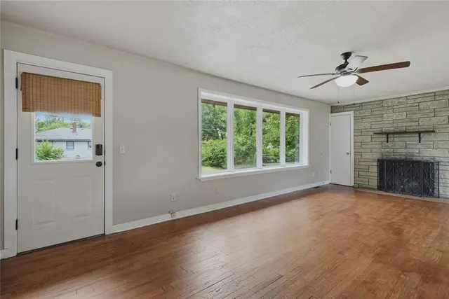 Photo 5 — 1408 Oxford Way, The Village, OK 73120