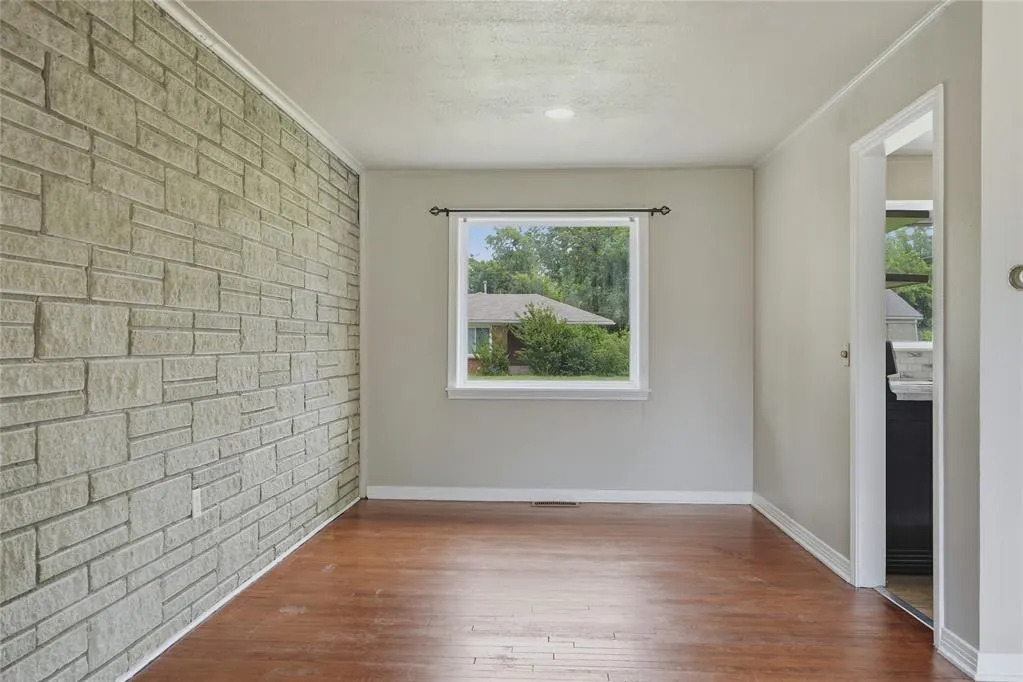 Photo 10 — 1408 Oxford Way, The Village, OK 73120