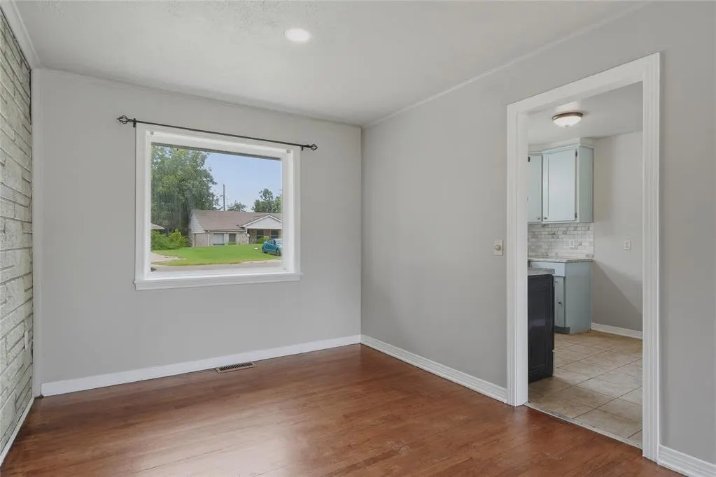 Photo 11 — 1408 Oxford Way, The Village, OK 73120