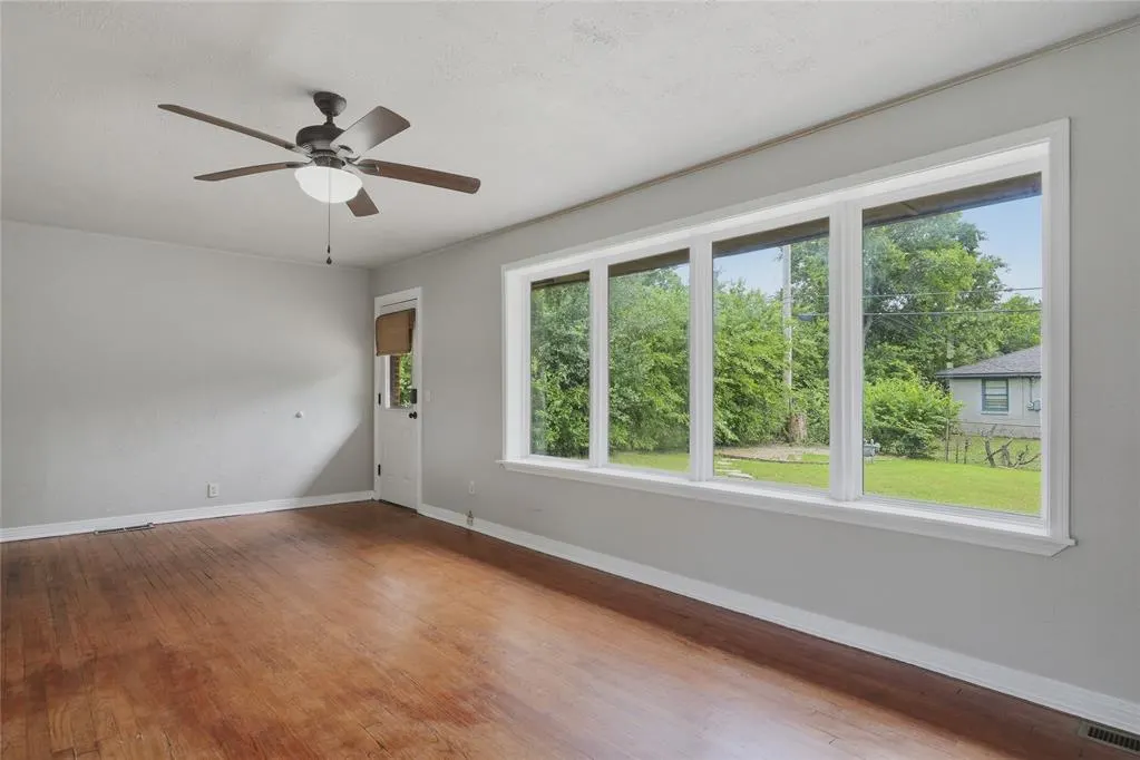 Photo 13 — 1408 Oxford Way, The Village, OK 73120