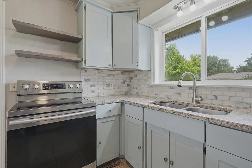 Photo 17 — 1408 Oxford Way, The Village, OK 73120