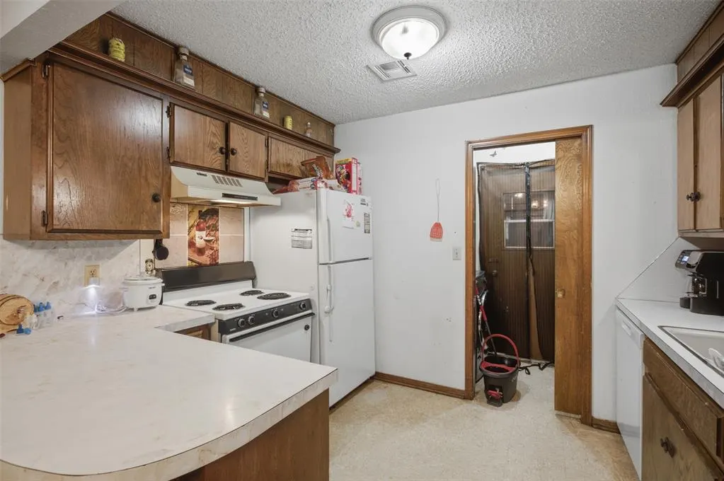 Photo 9 — 2240 Donna Drive 2238 and 2240, Norman, OK 73071