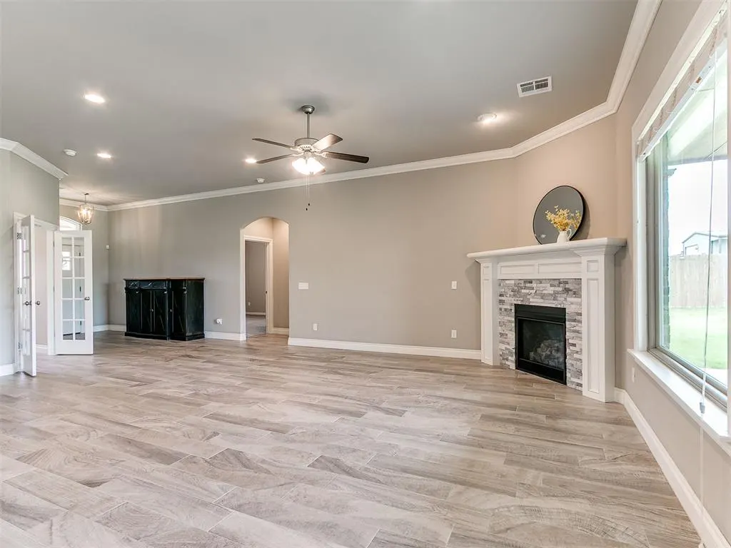 Photo 4 — 9517 Morgan Crossing Drive, Yukon, OK 73099