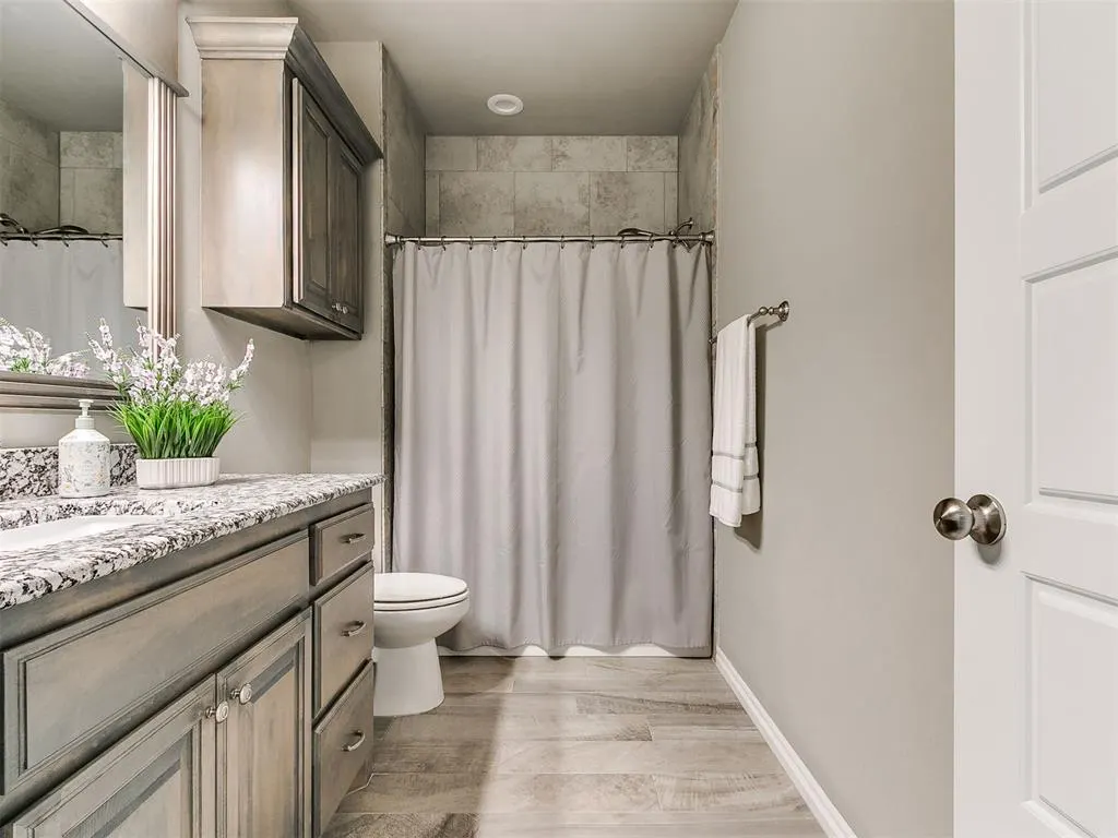 Photo 15 — 9517 Morgan Crossing Drive, Yukon, OK 73099