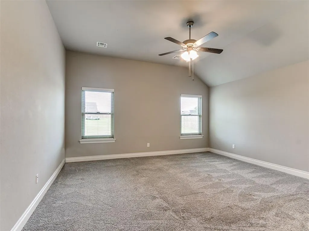 Photo 21 — 9517 Morgan Crossing Drive, Yukon, OK 73099