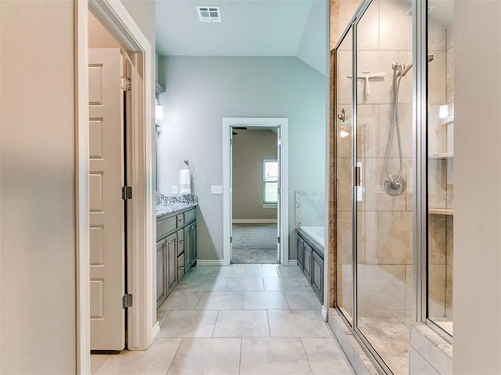Photo 26 — 9517 Morgan Crossing Drive, Yukon, OK 73099
