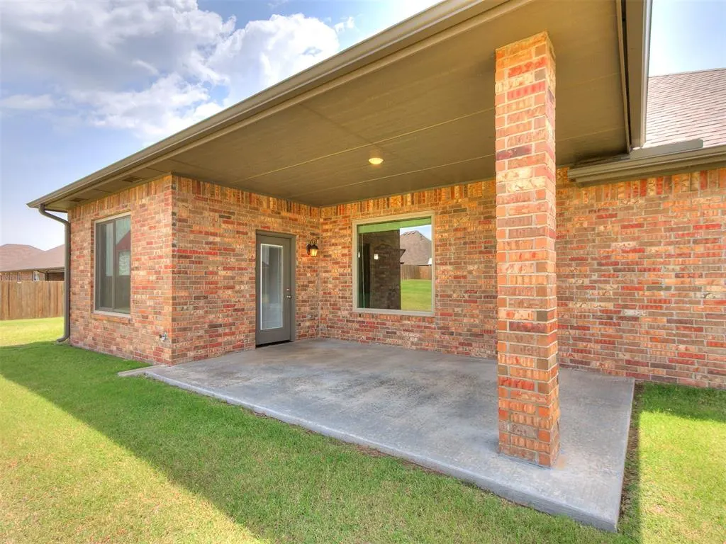Photo 32 — 9517 Morgan Crossing Drive, Yukon, OK 73099