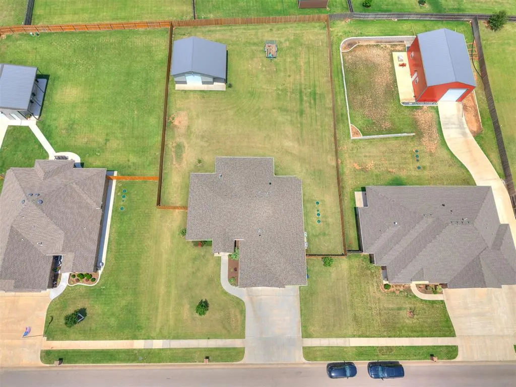 Photo 37 — 9517 Morgan Crossing Drive, Yukon, OK 73099