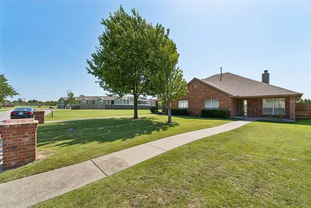 Photo 6 — 408 N Willowood Drive 408 & 410, Yukon, OK 73099