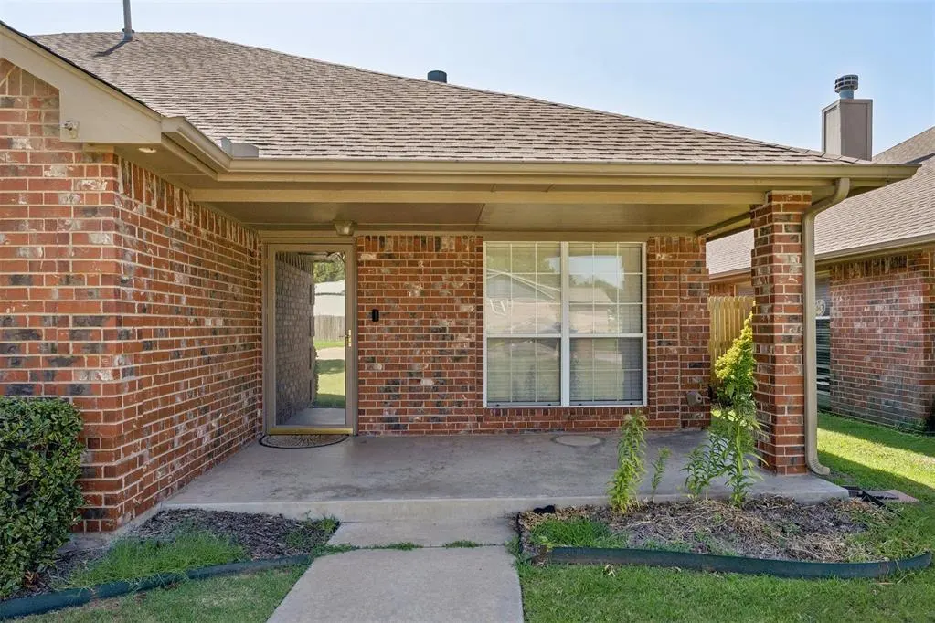Photo 8 — 408 N Willowood Drive 408 & 410, Yukon, OK 73099