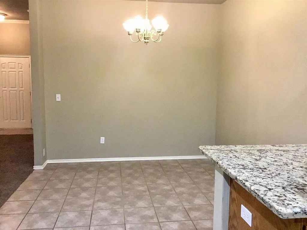 Photo 11 — 408 N Willowood Drive 408 & 410, Yukon, OK 73099
